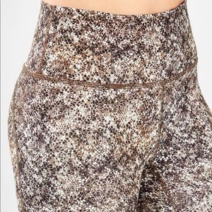 ⚡️Fabletics⚡️- High Waisted Powerhold 7/8(M/6-8)